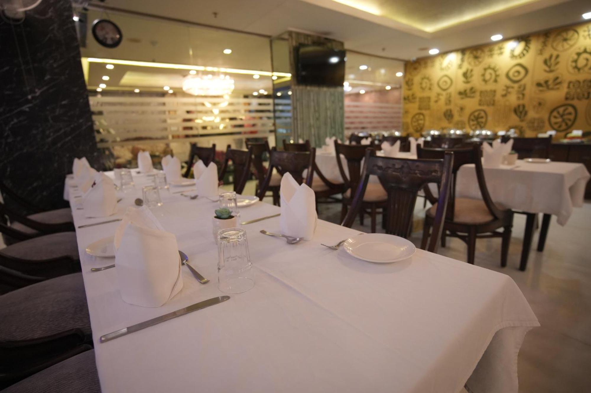 Hotel Atulyaa Taj Agra  Εξωτερικό φωτογραφία