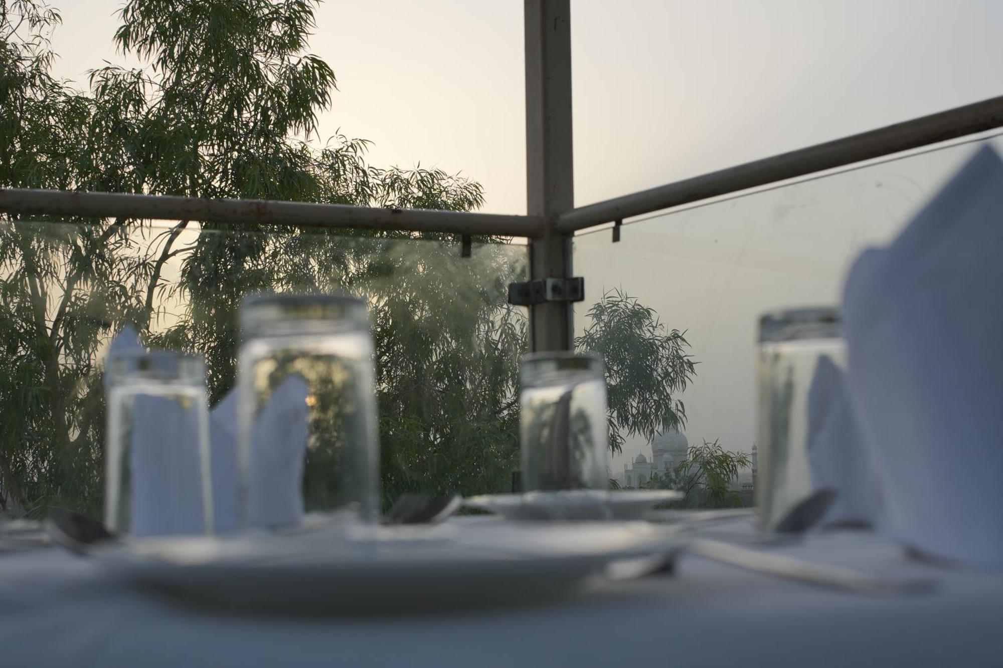 Hotel Atulyaa Taj Agra  Εξωτερικό φωτογραφία